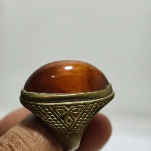 Batu Mustika Pandan Merah